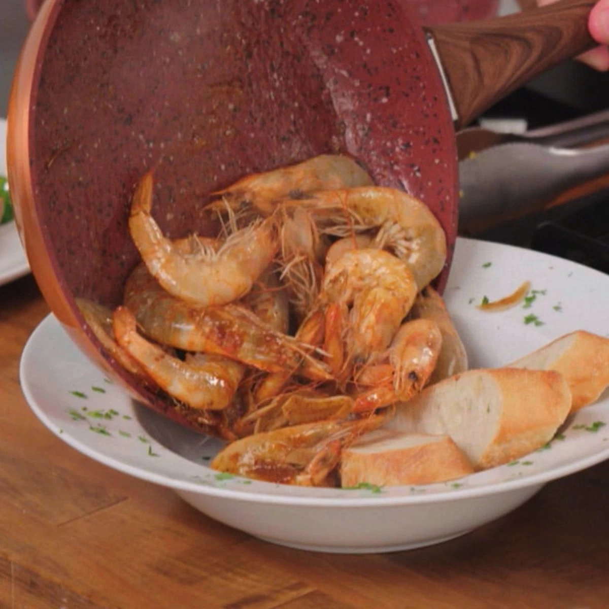 Livington Copper & Stone Pan - 24cm Koekenpan- Anti-aanbaklaag En Krasbestendig - Graniet Look - Binnenste Steenlaag Voor Perfecte Warmteverdeling - Geschikt Voor Ceran, Gas, Elektrisch, Inductie 8 Livington Copper & Stone Pan - 24cm Koekenpan- Anti-aanbaklaag En Krasbestendig - Graniet Look - Binnenste Steenlaag Voor Perfecte Warmteverdeling - Geschikt Voor Ceran, Gas, Elektrisch, Inductie - Afbeelding 8