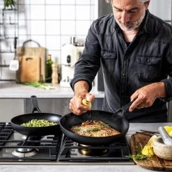 KitchenAid Classic Forged Aluminium Wok ø28cm - Zwart - Inductie - Anti-aanbak 24 KitchenAid Classic Forged Aluminium Wok ø28cm - Zwart - Inductie - Anti-aanbak -Aanbiedingen Tefal Winkel 1200x1200 185