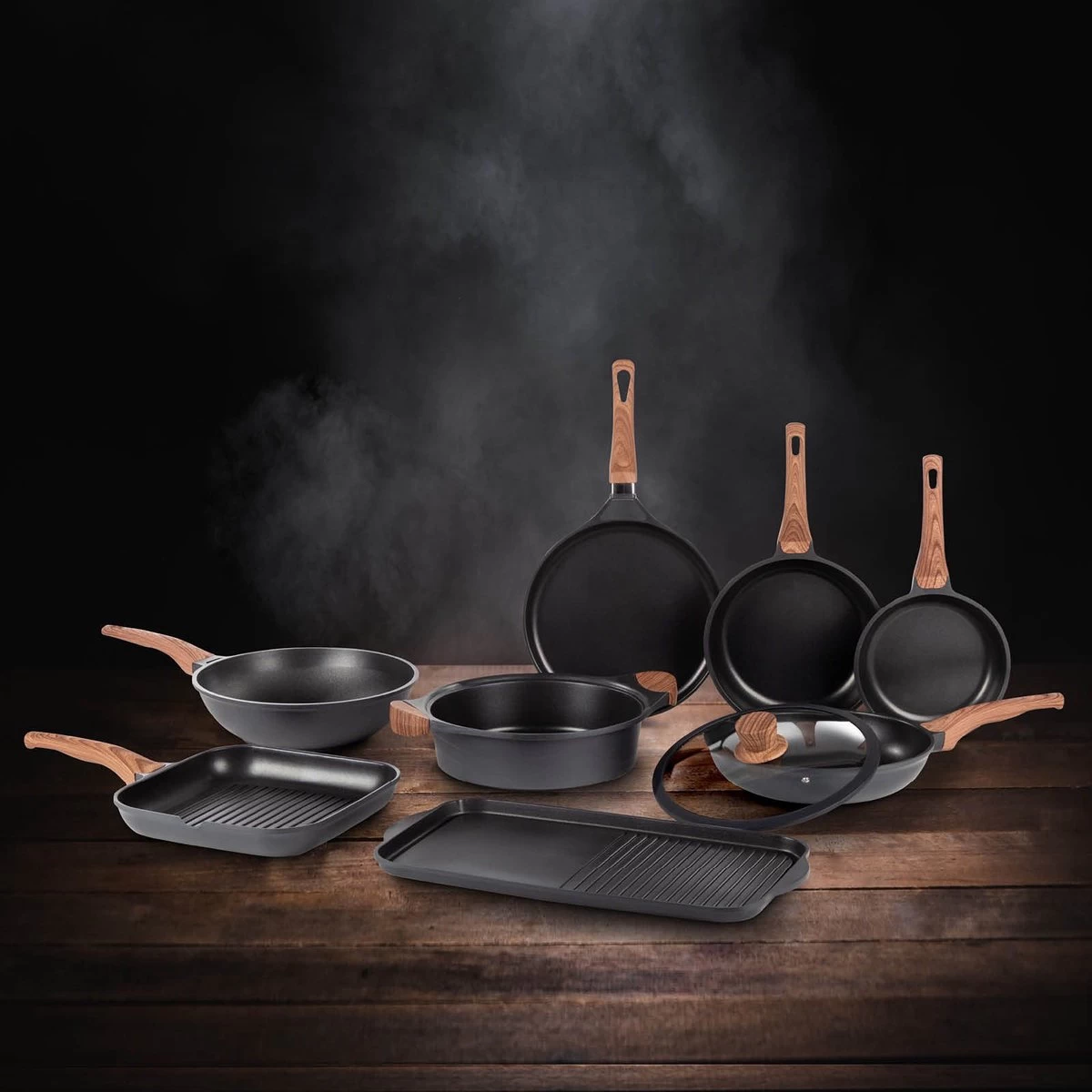 Rosmarino Black Line - Wokpan - Ø30cm - 100% PFAS & PFOA Vrij - Gegoten Aluminium - Non-stick Minerale Coating - Ergonomische Handgreep - Geschikt Voor Alle Warmtebronnen & Vaatwasser 9 Rosmarino Black Line - Wokpan - Ø30cm - 100% PFAS & PFOA Vrij - Gegoten Aluminium - Non-stick Minerale Coating - Ergonomische Handgreep - Geschikt Voor Alle Warmtebronnen & Vaatwasser - Afbeelding 9