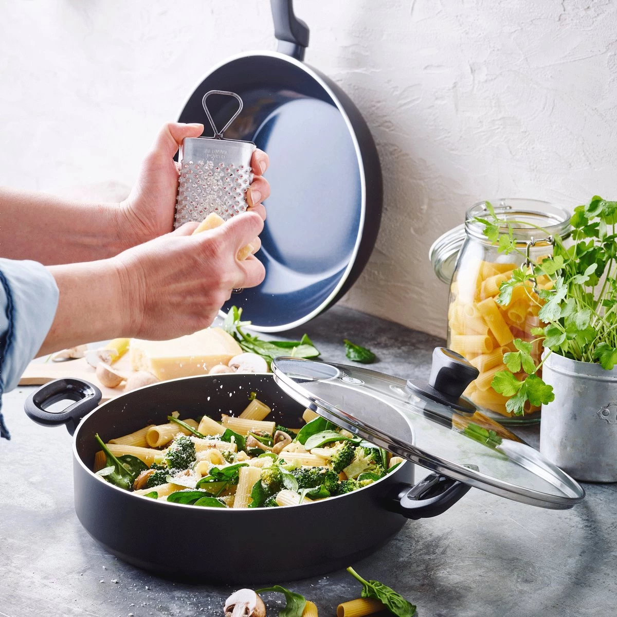 Greenpan Torino Keramische Hapjespan - 28 Cm - Met Glazen Deksel 18 Greenpan Torino Keramische Hapjespan - 28 Cm - Met Glazen Deksel - Afbeelding 18