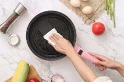 Swiss Pro+ | Set 14 Delige Pannenset | Inductie - Pannensets - Glazen Deksel - Met Afneembare Handgreep - Marmeren Interieur -PFAS-vrij | Pink 20 Swiss Pro+ | Set 14 Delige Pannenset | Inductie - Pannensets - Glazen Deksel - Met Afneembare Handgreep - Marmeren Interieur -PFAS-vrij | Pink -Aanbiedingen Tefal Winkel 1200x799 87