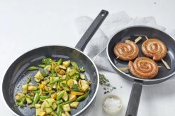 Demeyere Alu Comfort 3 Koekenpan – Keramische Antikleeflaag – Koekenpan Inductie – Ceraforce (PTFE-vrij) - Pannen Set 24 Cm + 28 Cm -Aanbiedingen Tefal Winkel 1200x800 121