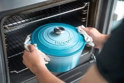 Nuovva Gietijzeren Braadpan Antiaanbaklaag Met Deksel - Sudderpan Blauw - Rond - Ø24 Cm - 4,7 Liter - 100% PFAS & PFOA Vrij - Geschikt Voor Alle Warmtebronnen - Elektrisch - Gas - Halogeen - Inductie – Keramisch 8 Nuovva Gietijzeren Braadpan Antiaanbaklaag Met Deksel - Sudderpan Blauw - Rond - Ø24 Cm - 4,7 Liter - 100% PFAS & PFOA Vrij - Geschikt Voor Alle Warmtebronnen - Elektrisch - Gas - Halogeen - Inductie – Keramisch -Aanbiedingen Tefal Winkel 1200x800 177