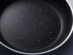 Sola Hapjespan Stonehenge - Ø 28 Cm - Zwart/wit - Aluminium - Antiaanbaklaag 9 Sola Hapjespan Stonehenge - Ø 28 Cm - Zwart/wit - Aluminium - Antiaanbaklaag -Aanbiedingen Tefal Winkel 1200x906 13