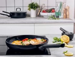 BK Easy Induction Ceramic Koekenpannenset Ø 24 + Ø 28 Cm - Inductie - PFAS-vrij 21 BK Easy Induction Ceramic Koekenpannenset Ø 24 + Ø 28 Cm - Inductie - PFAS-vrij -Aanbiedingen Tefal Winkel 1200x907 9